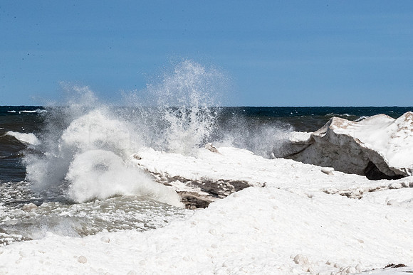 Onshore Waves Doing What They Do