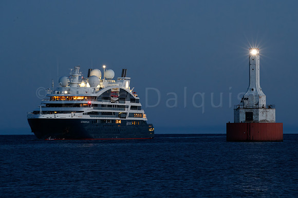 Tour Ship Le Champlain